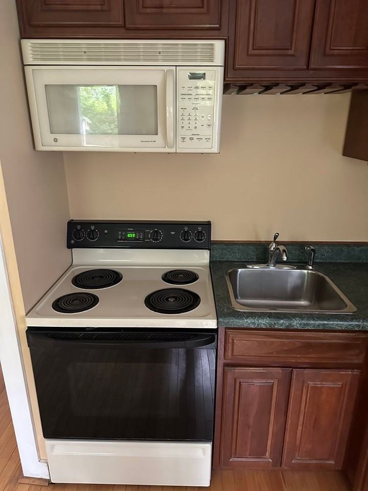 118 Bruceville Rd - Photo 3 of 17