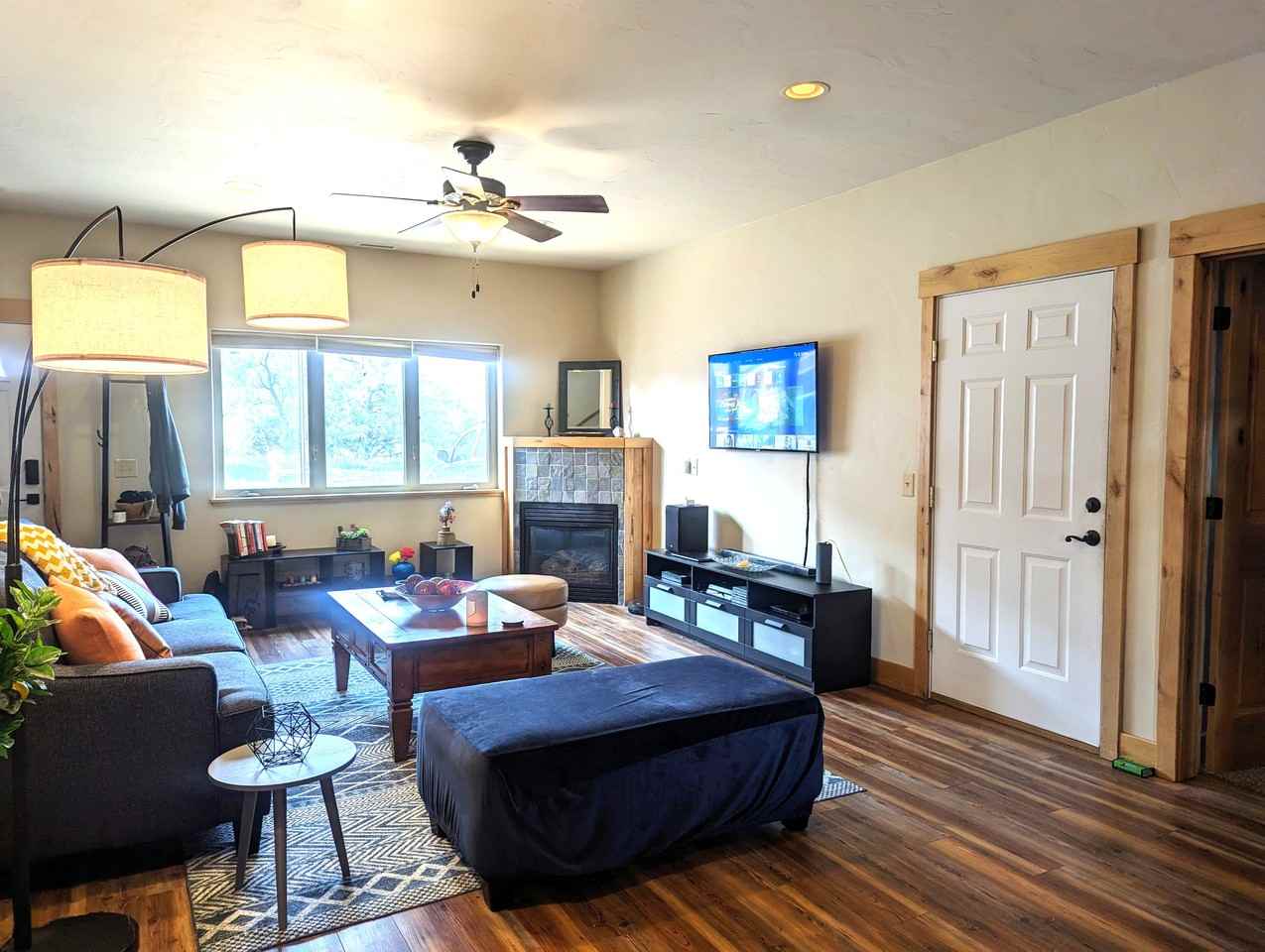 182 S 6th St #16 - Photo 3 of 17