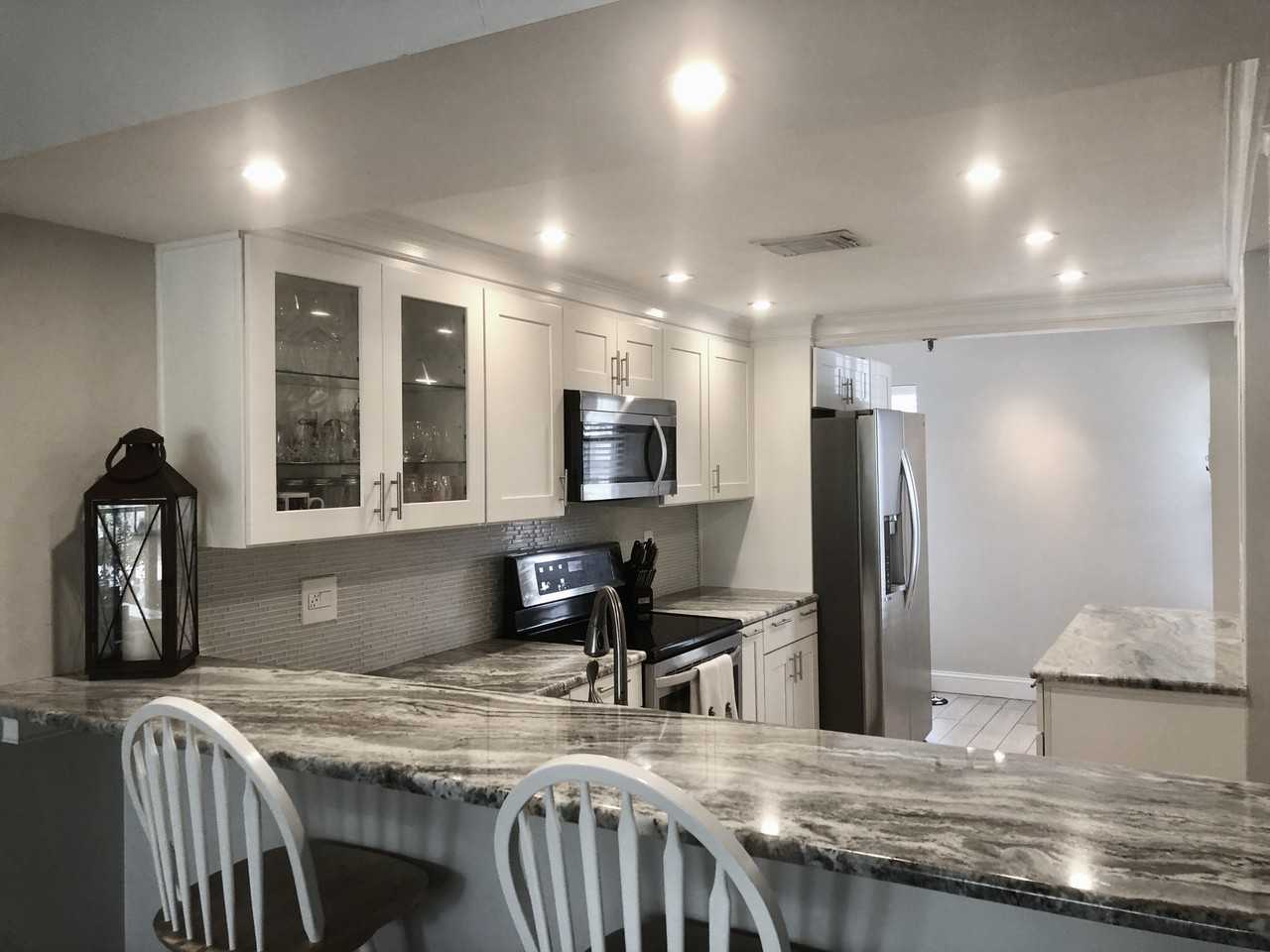 21 Royal Palm Way #201 - Photo 3 of 18