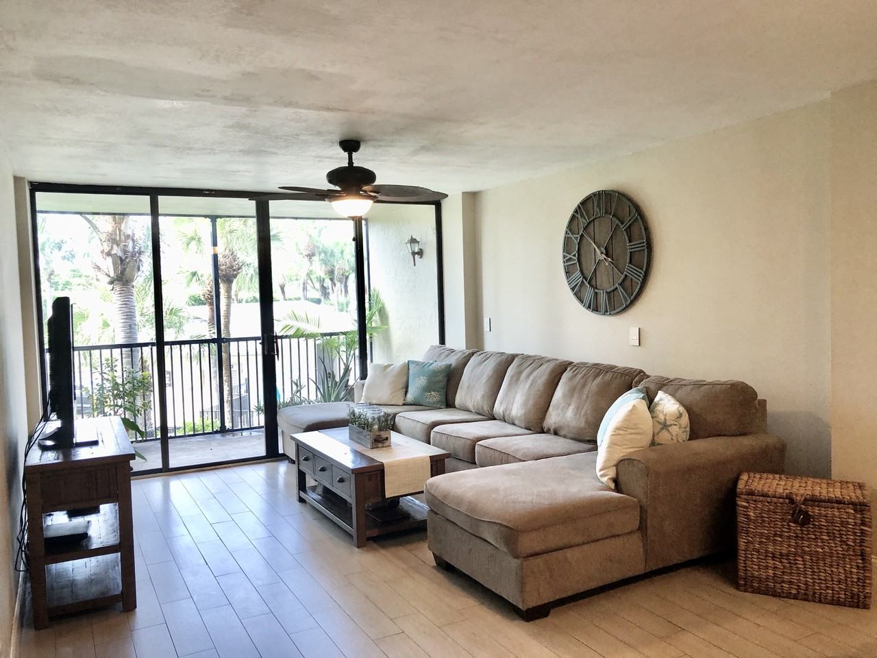 21 Royal Palm Way #201 - Photo 4 of 18