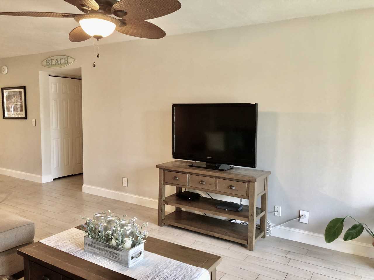 21 Royal Palm Way #201 - Photo 5 of 18
