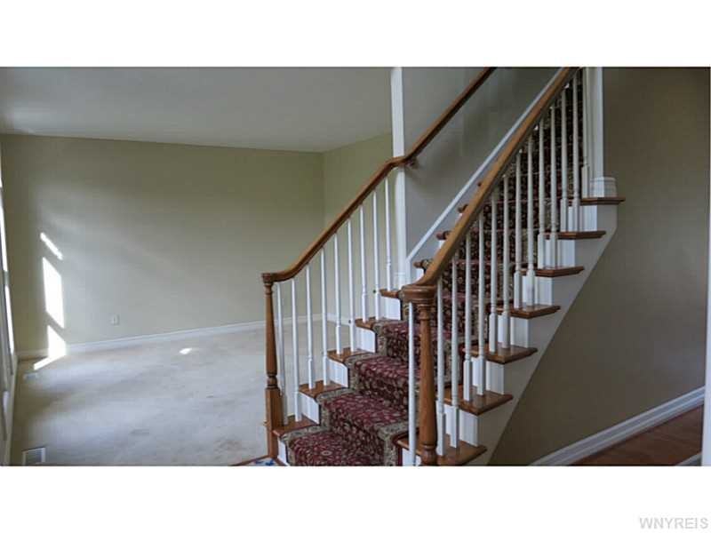 1187 Majestic Woods Dr - Photo 2 of 16