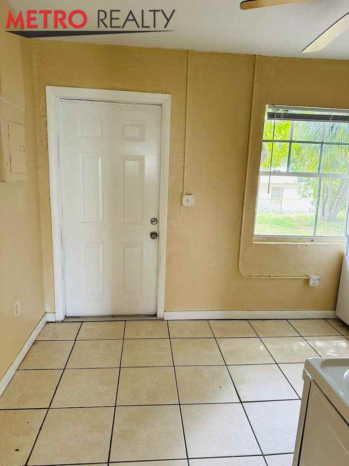 516 North 6th Street - Photo 3 of 9