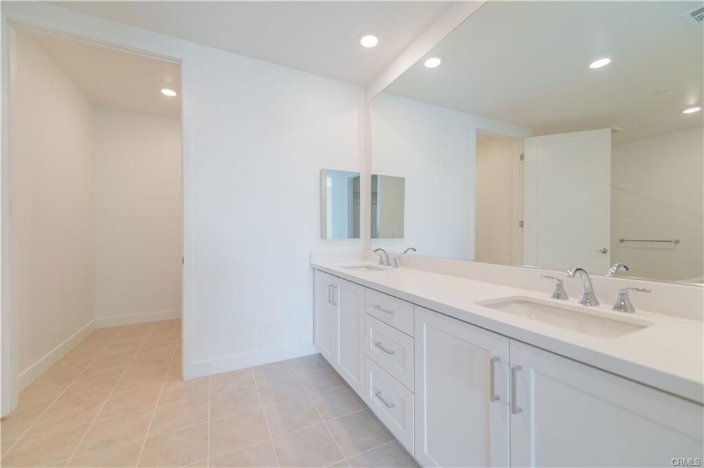1610 Rivington - Photo 2 of 8