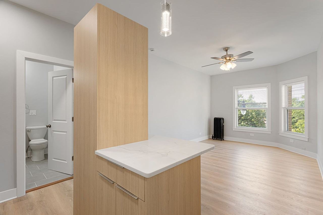 7600 N Sheridan Road - Photo 5 of 27