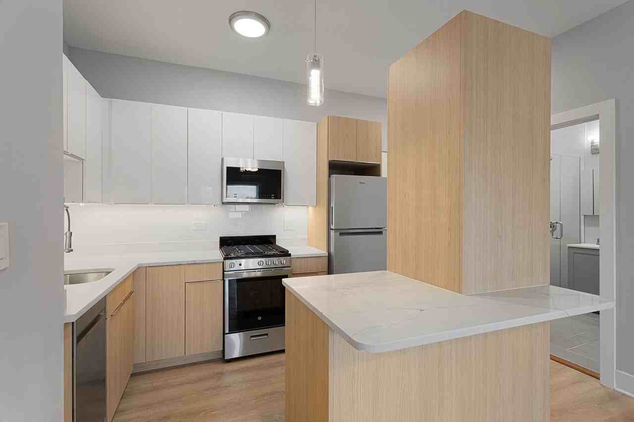 7600 N Sheridan Road - Photo 3 of 27