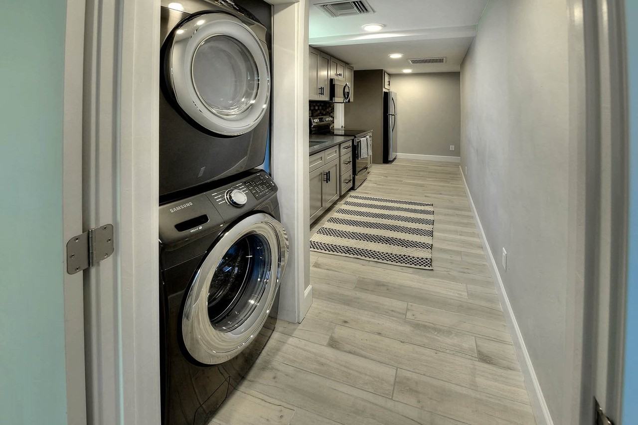 3232 E 1st St #B - Photo 6 of 26