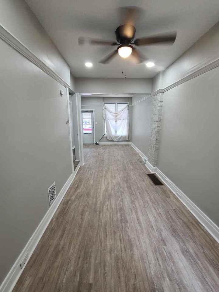 1015 Perry St - Photo 3 of 16