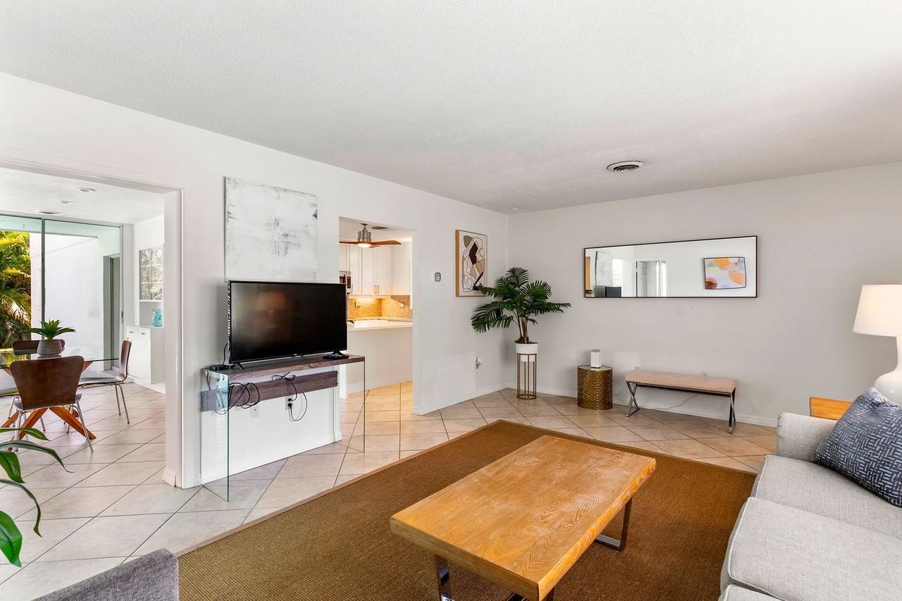 2476 Britannia Rd - Photo 4 of 18