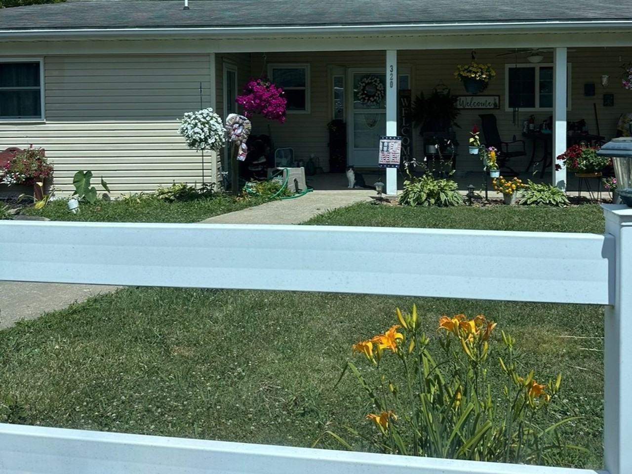 320 Caraway Ln - Photo 2 of 24