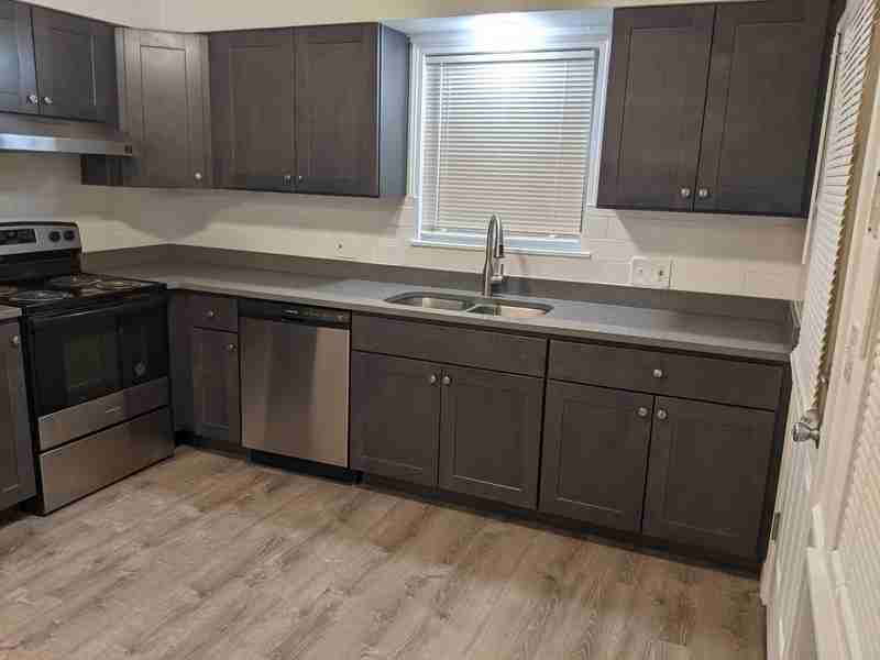 305 Kenridge Rd - Photo 2 of 12