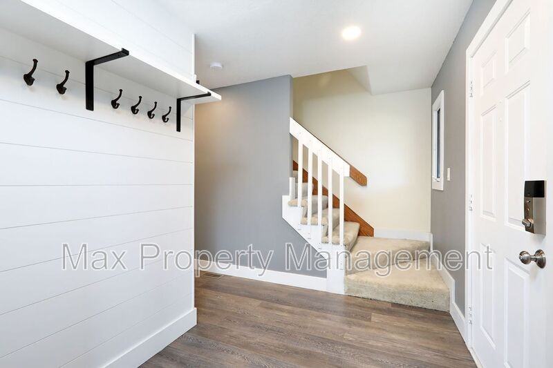 8200 Northview Dr - Photo 4 of 38
