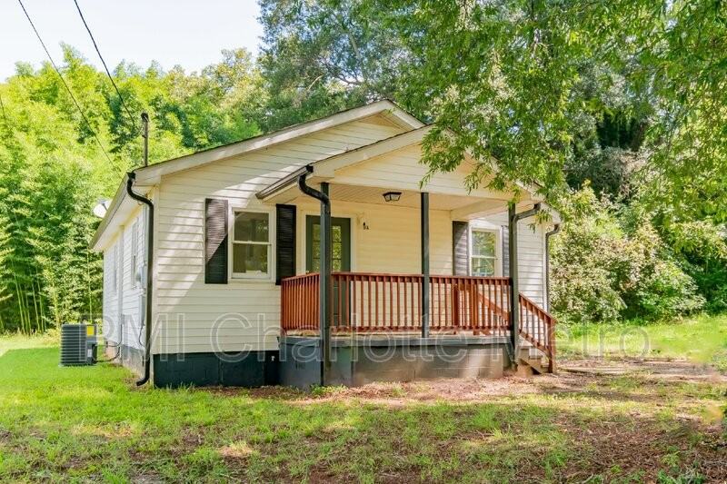 814 W Georgia Ave - Photo 2 of 17