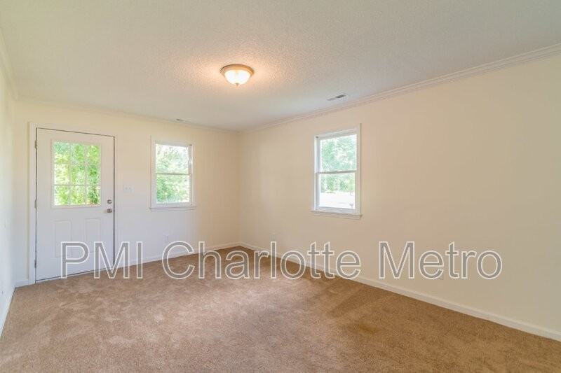 814 W Georgia Ave - Photo 6 of 17