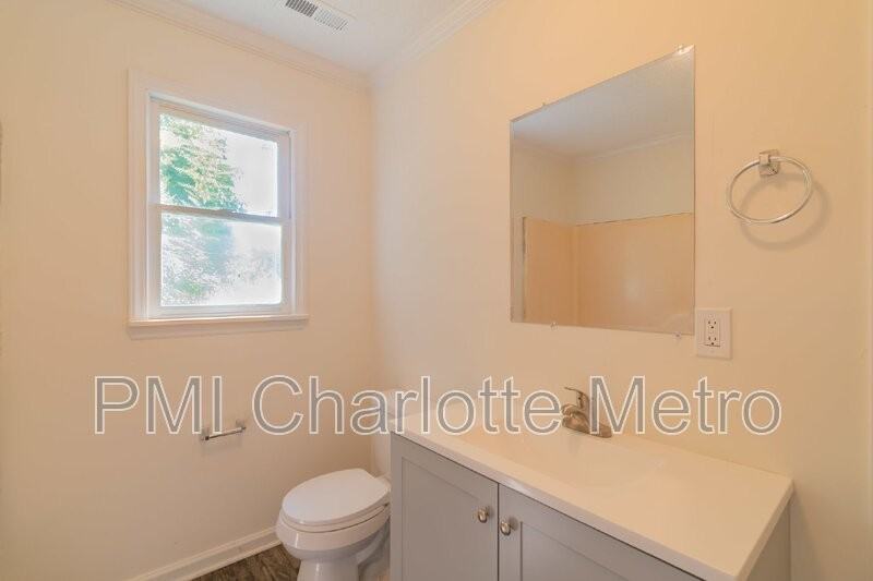 814 W Georgia Ave - Photo 7 of 17