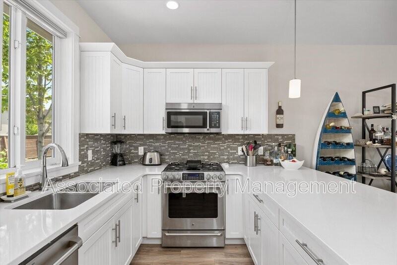 3750 West Bay Rd - Photo 3 of 50
