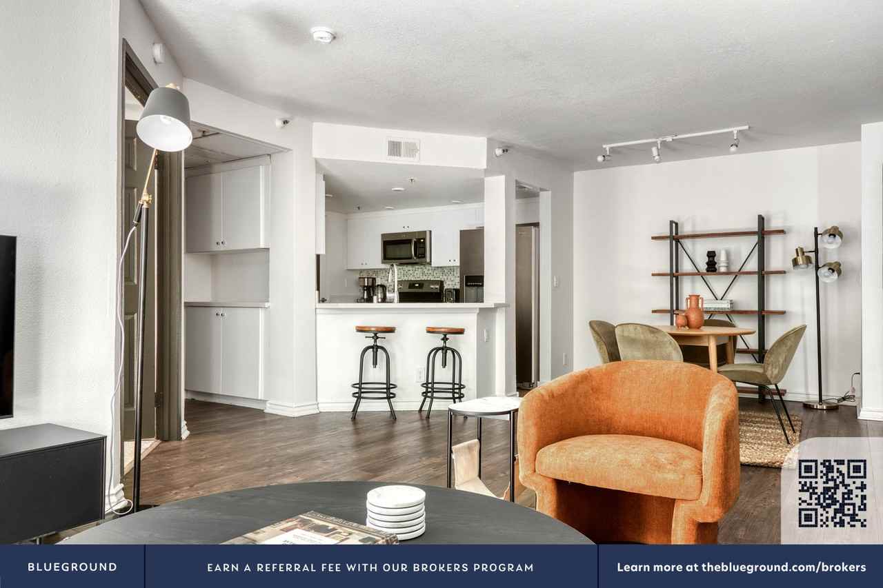 10977 Bluffside Dr #922 - Photo 5 of 44