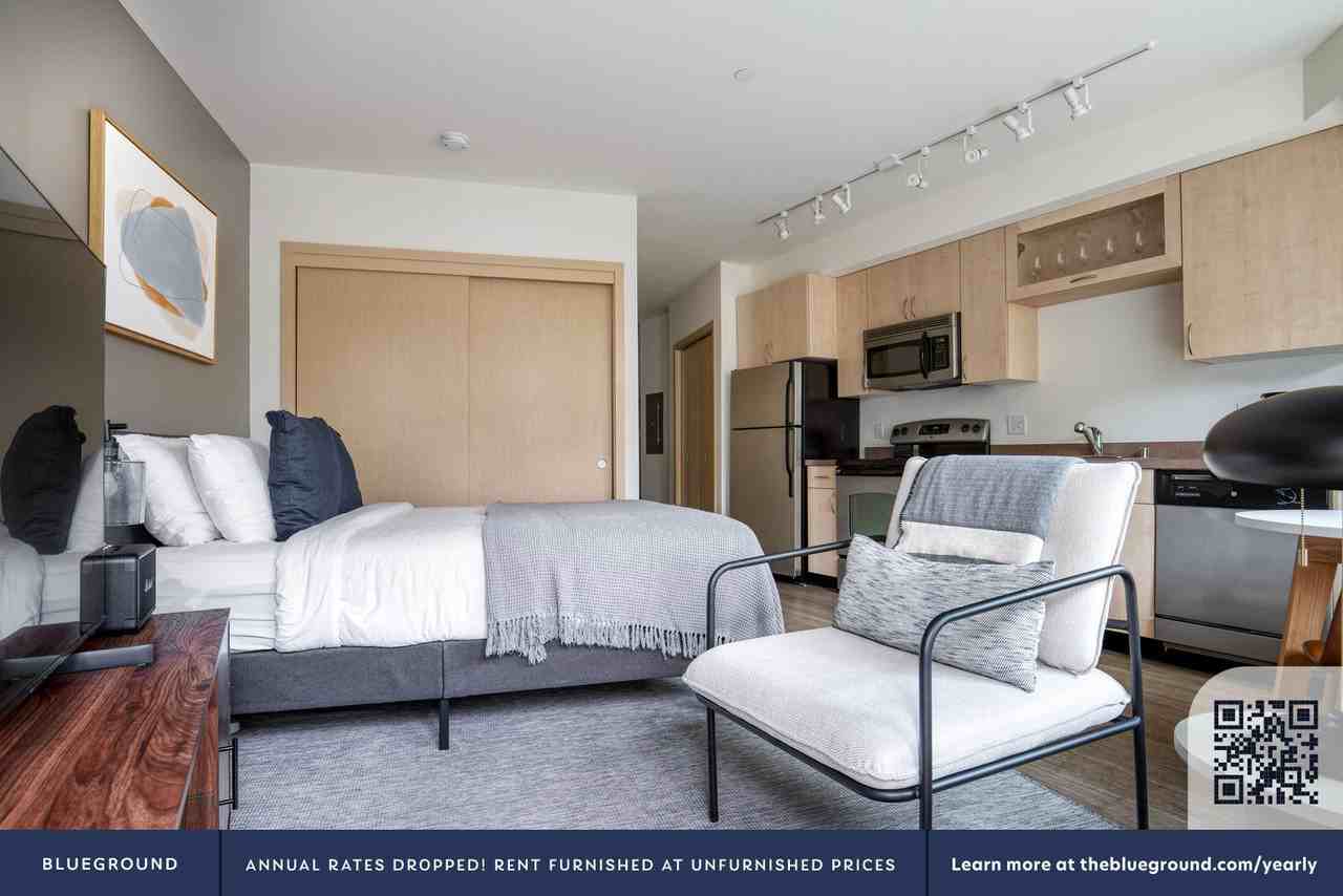 3920 Stone Way North - Photo 3 of 37