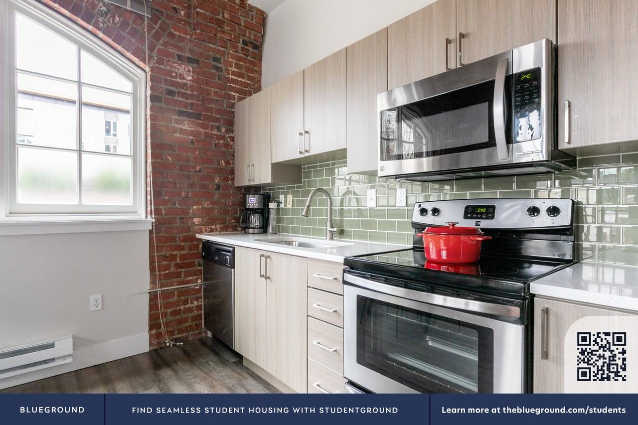 224 Pontius Avenue North - Photo 6 of 27