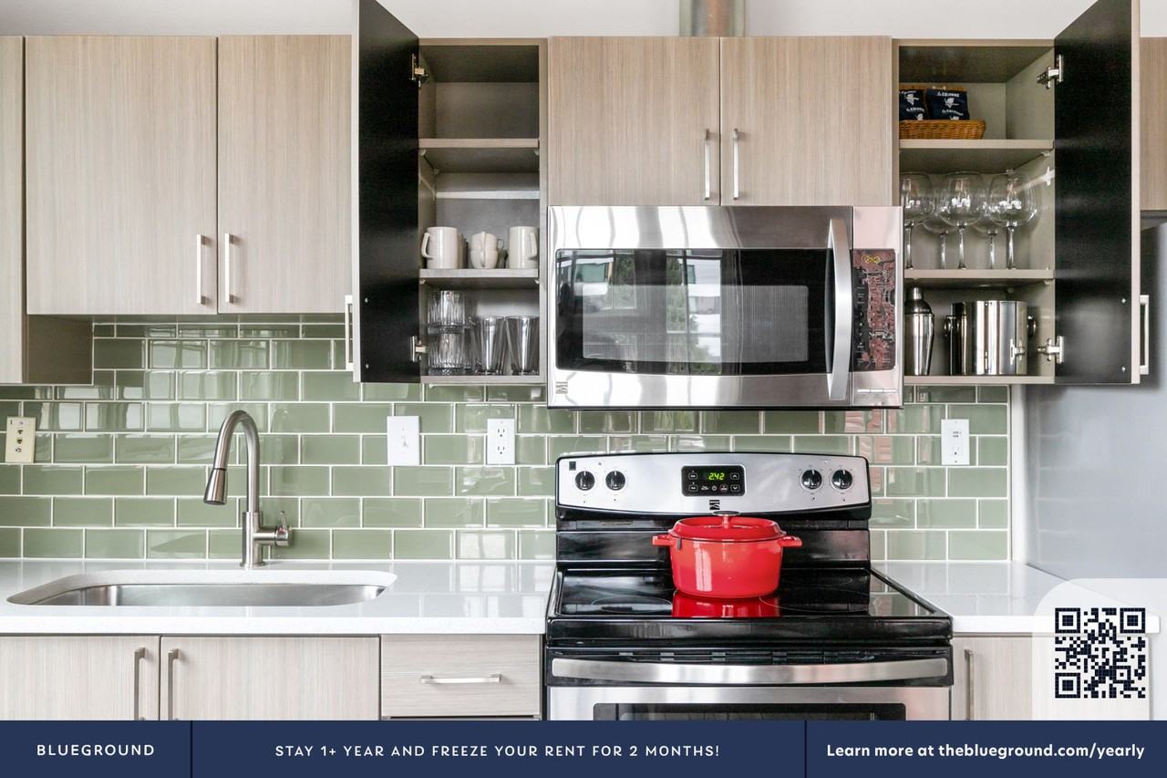 224 Pontius Avenue North - Photo 7 of 27