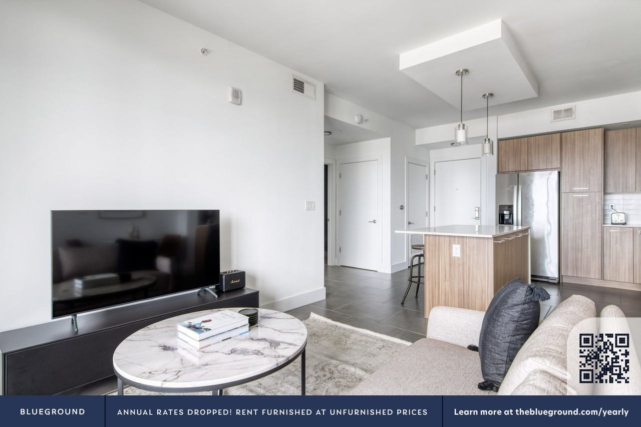 180 Ne 29th St #1 - Photo 3 of 39