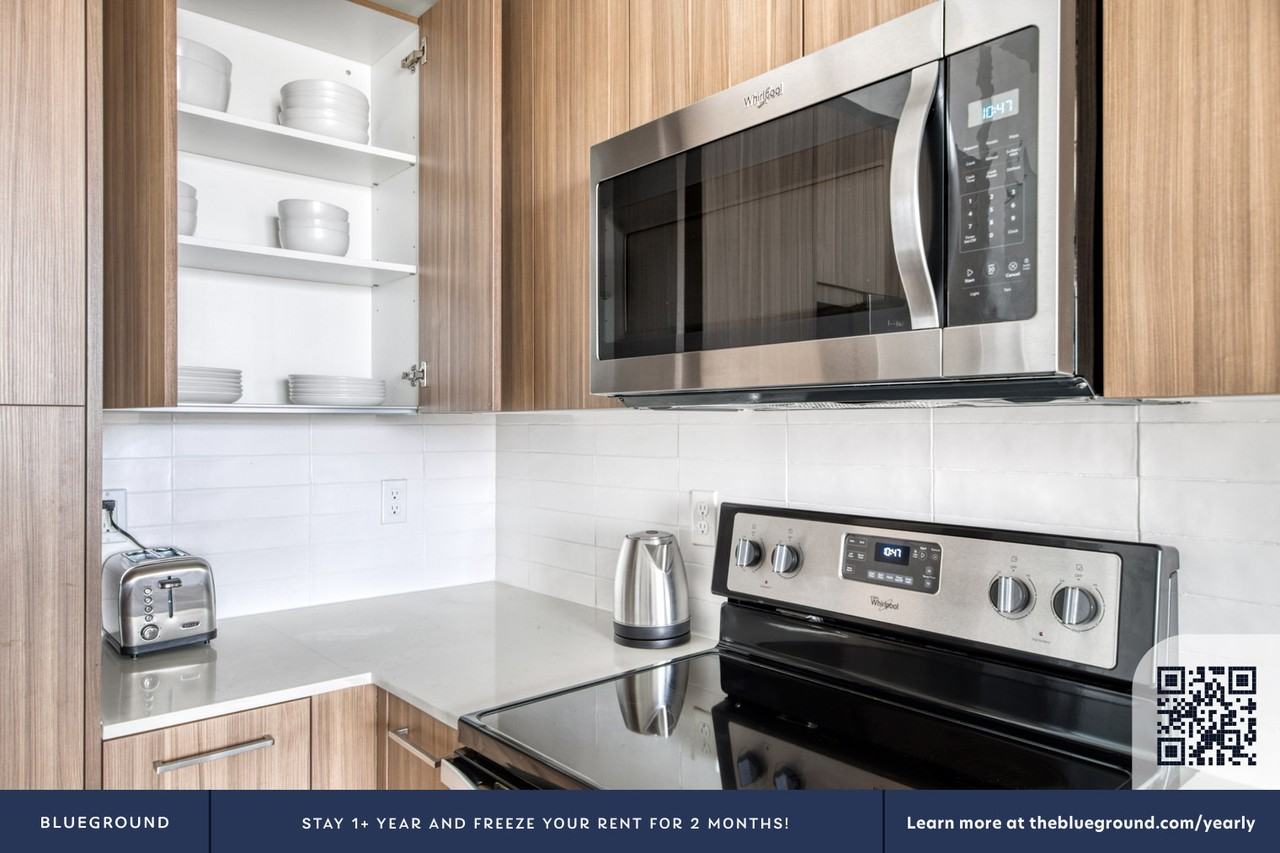 180 Ne 29th St #1 - Photo 7 of 39