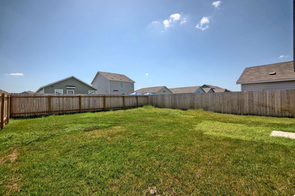 136 Jack Browning Dr - Photo 4 of 25