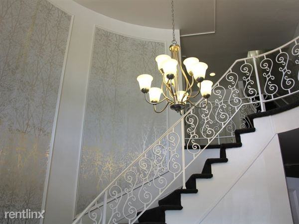 5300 Carriageway Dr - Photo 3 of 10