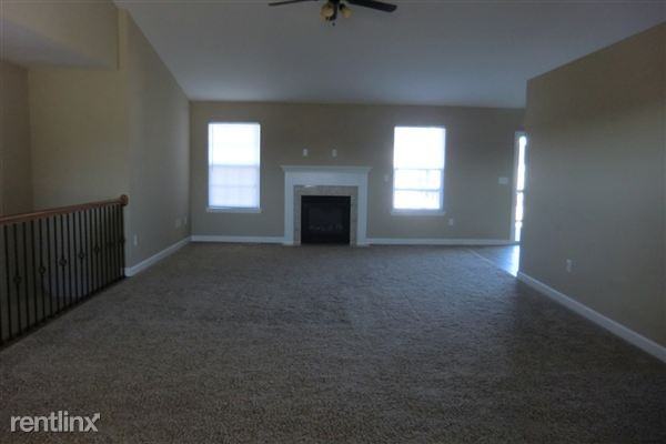 1861 Wellington Ln - Photo 2 of 8