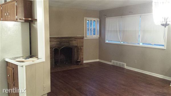 1906 Carlysle St - Photo 3 of 12