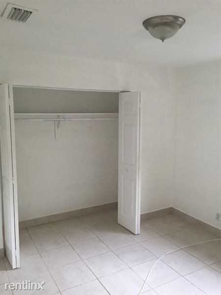 6791 SW 10th St - Photo 3 of 6