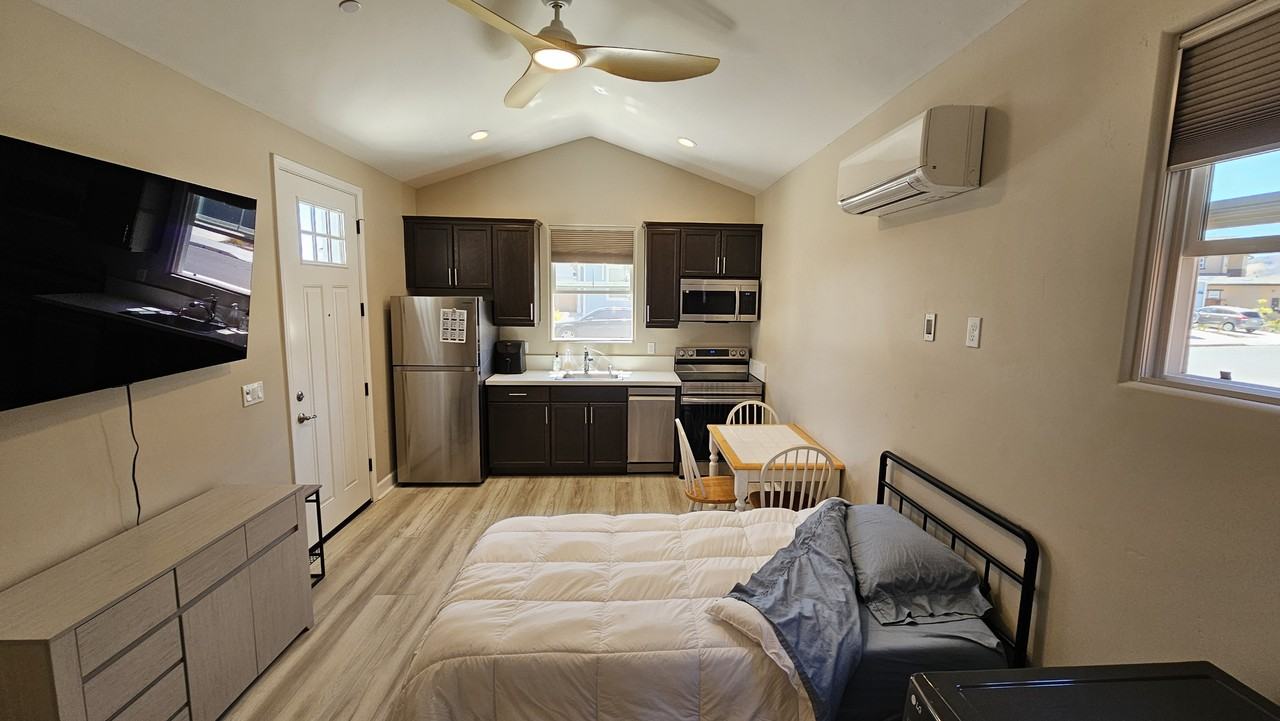 1004 Forest St #A - Photo 6 of 21