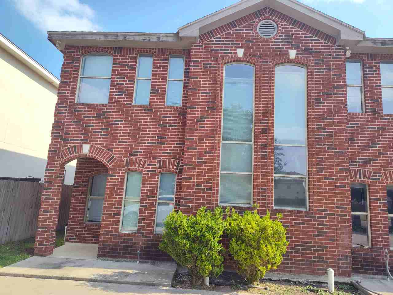 1409 West Kiwi Avenue #4 - Photo 2 of 28