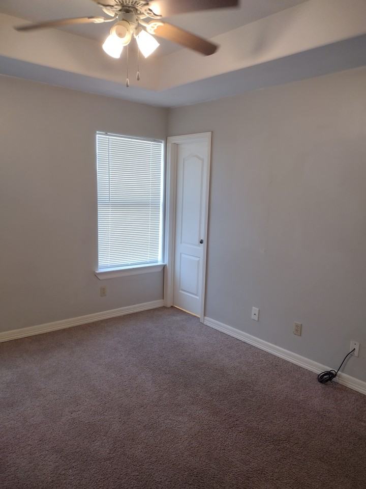 1409 West Kiwi Avenue #4 - Photo 4 of 28