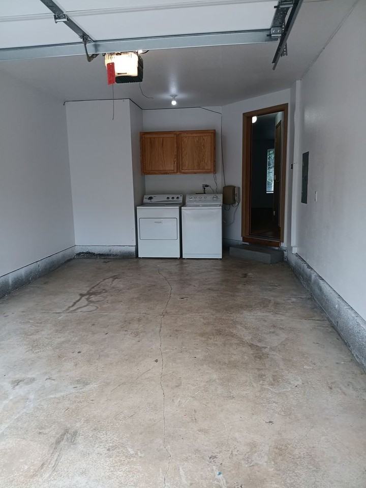 489 Ecols St S - Photo 3 of 19