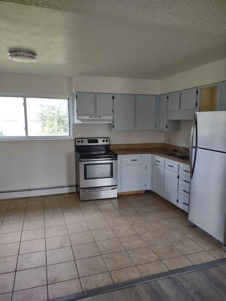 1450 Nokomis Dr - Photo 3 of 6