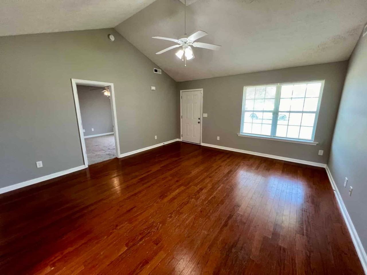 2617 Decatur Ln - Photo 4 of 23