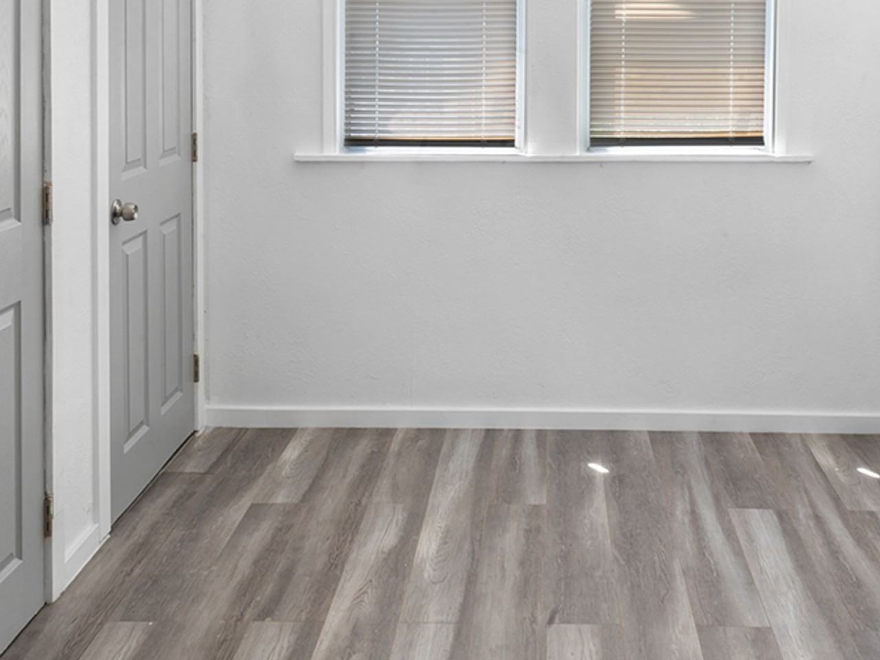 6285 Sunnymere Ave - Photo 3 of 11