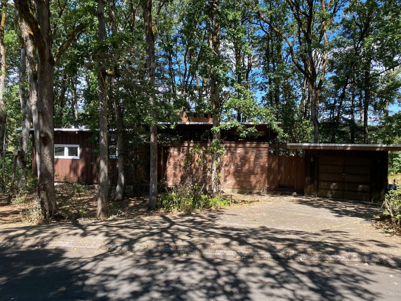3645 Nw Hayes Ave - Photo 6 of 37