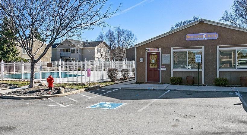 5713 N Garrett St - Photo 6 of 22