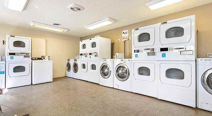 5713 N Garrett St - Photo 4 of 22