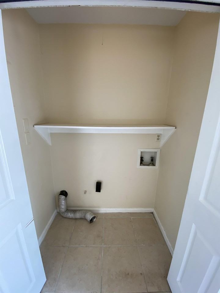 128 Davidson Ave - Photo 3 of 32
