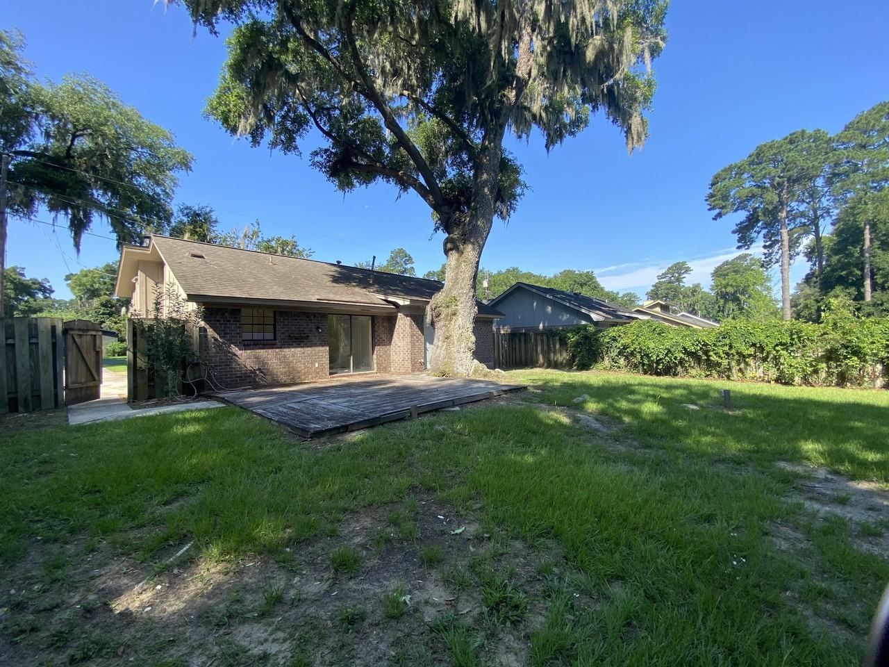 128 Davidson Ave - Photo 2 of 32