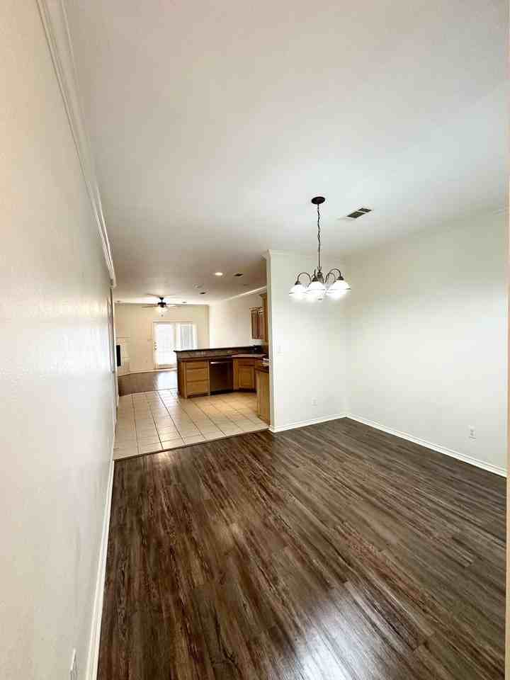 4507 Crockett Ave - Photo 2 of 11