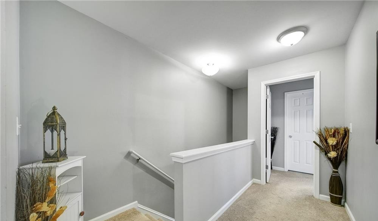 2107 Midnight Blue Ln - Photo 2 of 9