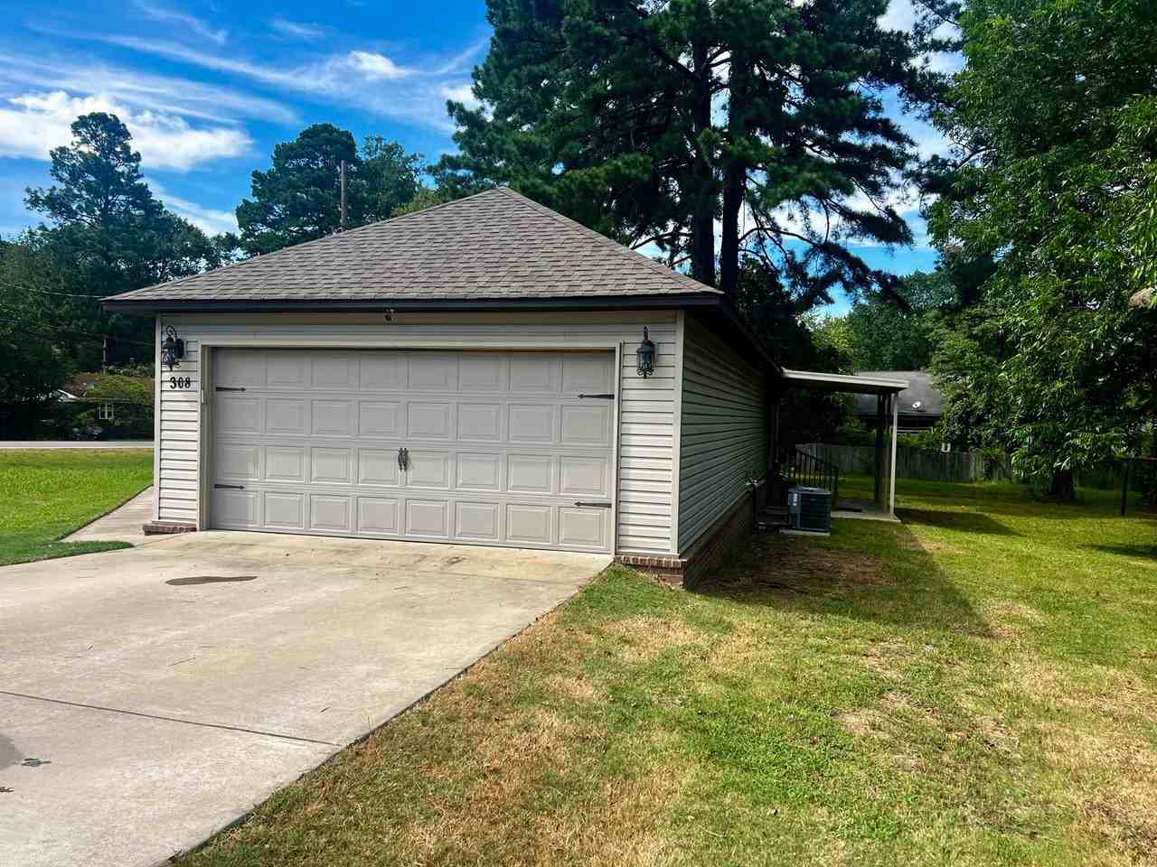 308 W 6th St - Photo 3 of 23