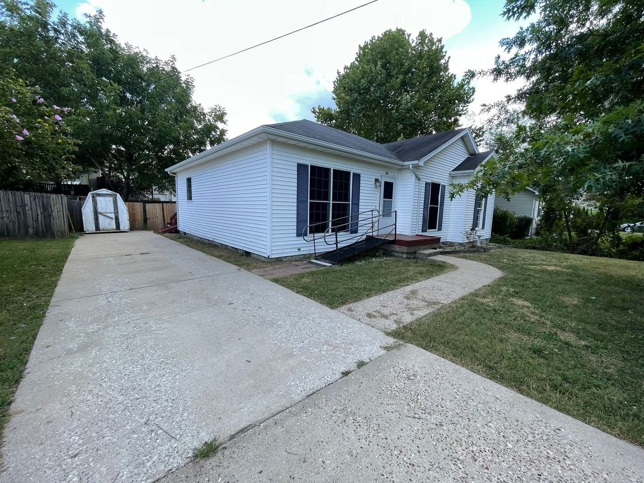 299 Old Veechdale Rd - Photo 2 of 18