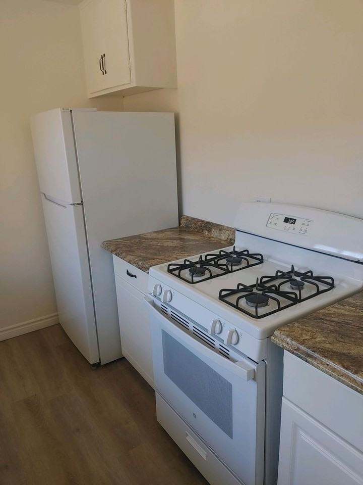 4348 4348 -4352 1/2 McClintock St - Photo 2 of 10