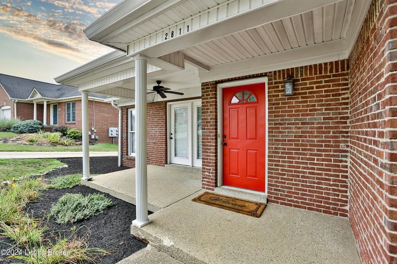 2811 Brassfield Cir - Photo 2 of 25