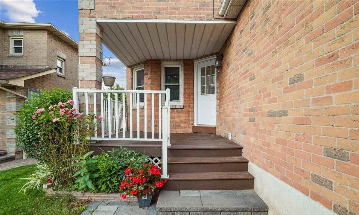 160 Wright Crescent - Photo 2 of 30